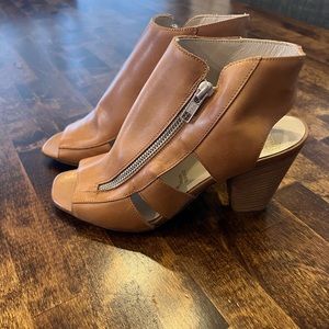 Summit by white mountain sherilyn peep toe high heels leather